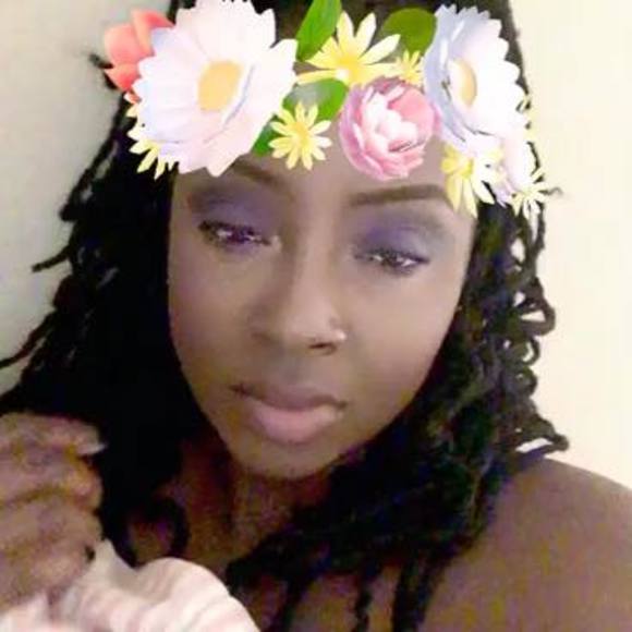 Meet your Posher, Kamilah - Picture 1 of 1